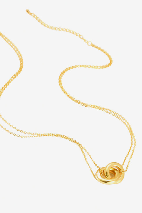 Linked Ring Pendant Chain Necklace